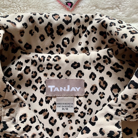 👏 3/$35 👏TanJay Ladies Leopard Print Jacket - Picture 4 of 12